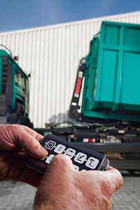 Multilift Introduces a Mini-Radio Control System for Hooklifts