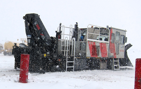 HIAB 477HiPro Crane testing in Havre-Saint-Pierre, Quebec