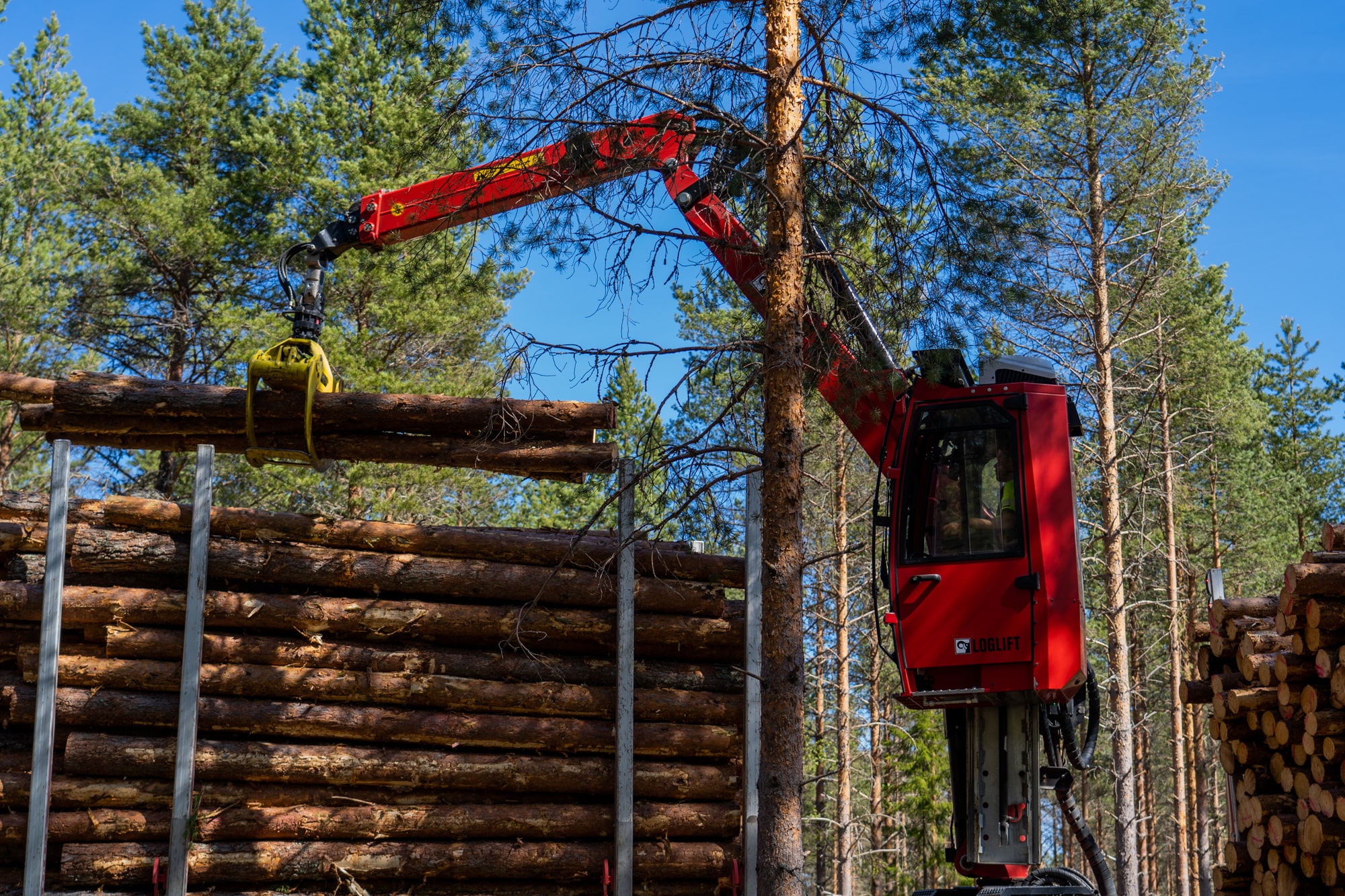 HIAB LOGLIFT 18S truck