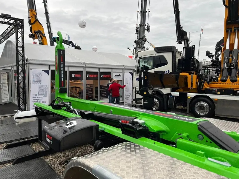 Fossil-free MULTILIFT ULTIMA truck-mounted hooklift