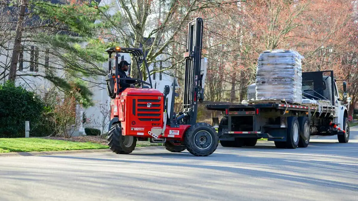 SHAMROCK MOFFETT M8 NX2 FORKLIFT TRUCK